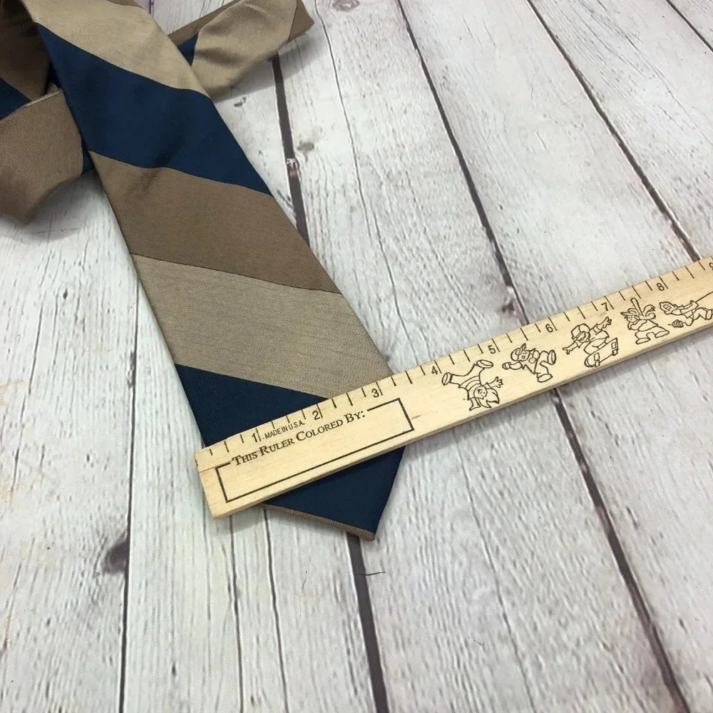 Oscar de la Renta diagonal stripe neck tie